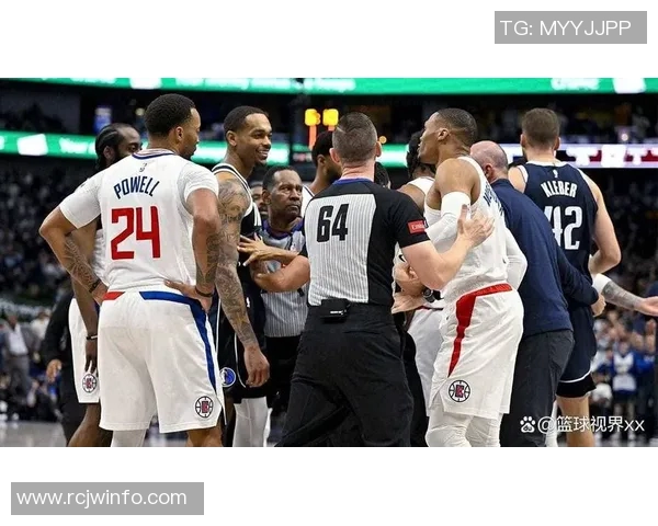 独行侠与快船季前赛精彩对决展现球队新阵容与战术调整